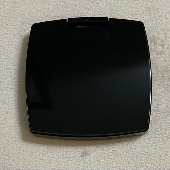 NIB Chanel Double Compact Mirror With Velvet Black Pouch - Picture 9 of 9